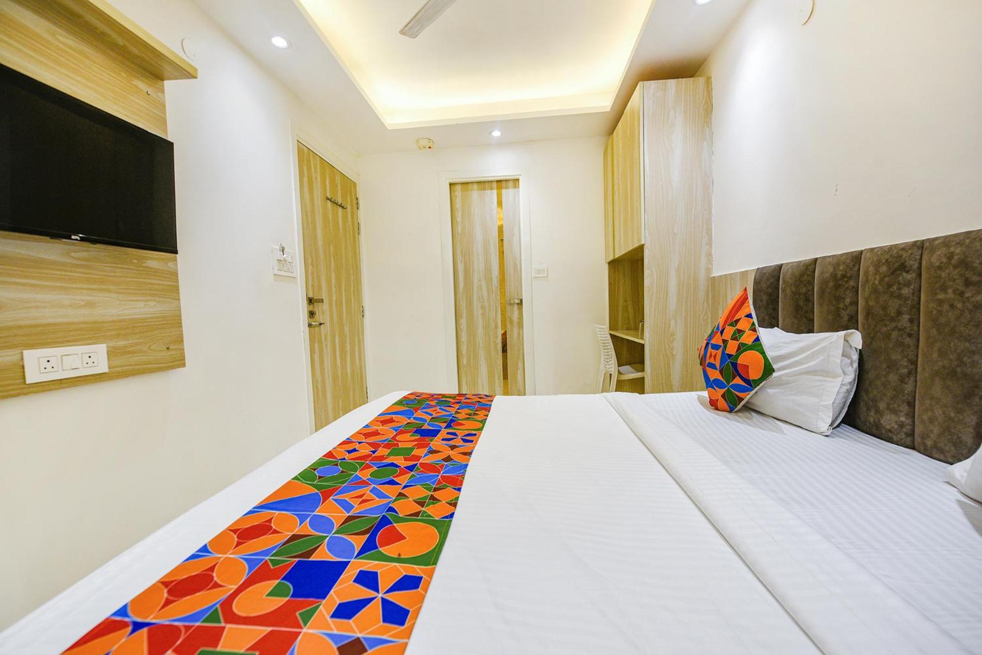 Fabhotel Luxury Inn Near Adarsh Nagar Metro Delhi  Exteriör bild